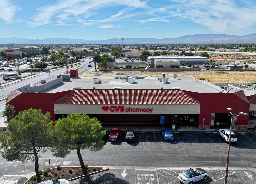 2002-2074 W Avenue J, Lancaster, CA for lease - Building Photo - Image 2 of 19