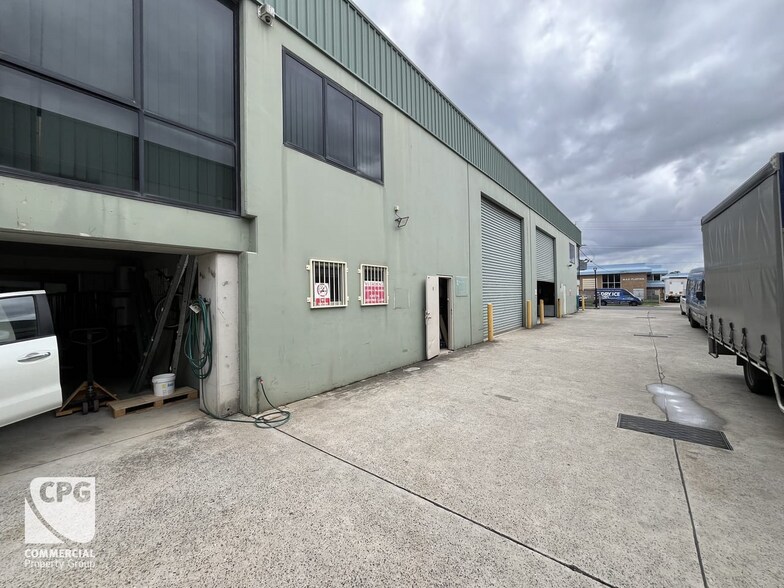 8 Cunningham St, Moorebank à louer - Photo du bâtiment - Image 2 de 3