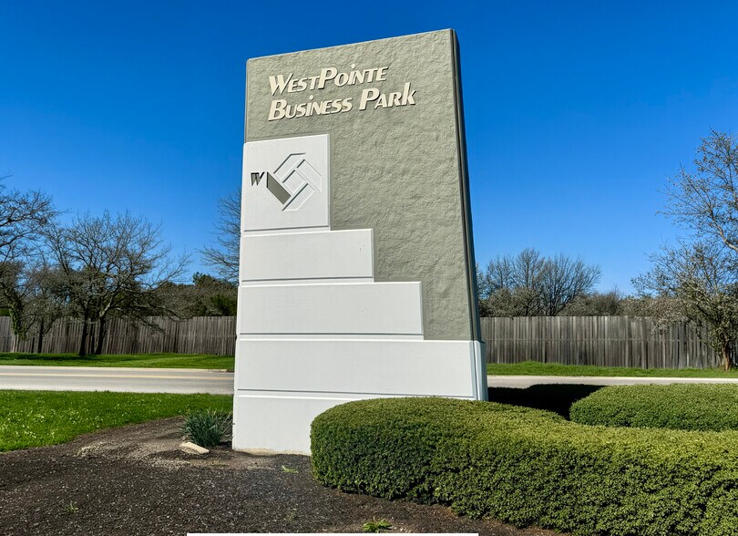 2335-2361 Westbrooke Dr, Columbus, OH à louer - Photo du bâtiment - Image 2 de 4