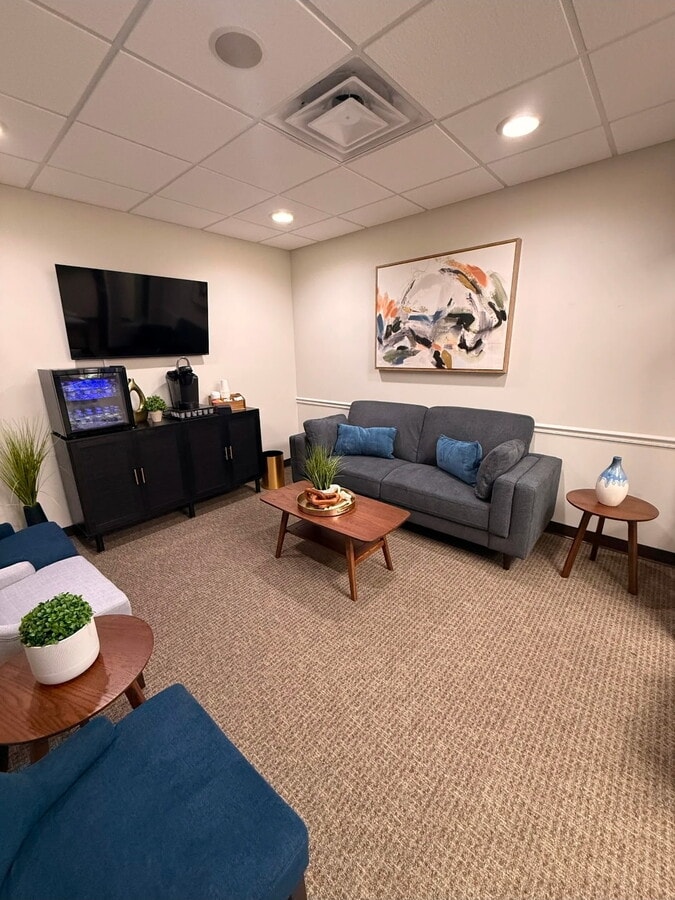 1233 Berlin Rd, Voorhees, NJ 08043 - Unité 6 -  - Photo intérieure - Image 1 of 5