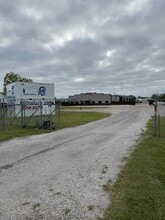 6850 N Interstate 35e E, Waxahachie, TX for lease Building Photo- Image 2 of 3