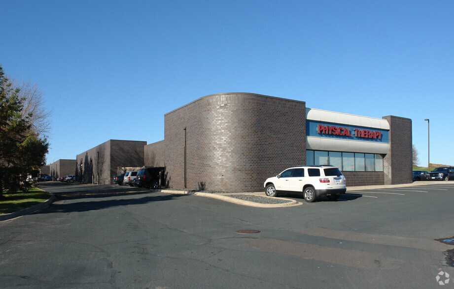 7707-7739 Flying Cloud Dr, Eden Prairie, MN for lease - Building Photo - Image 2 of 3