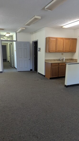 3657 Lost Nation Rd, Willoughby, OH for lease - Building Photo - Image 2 of 16