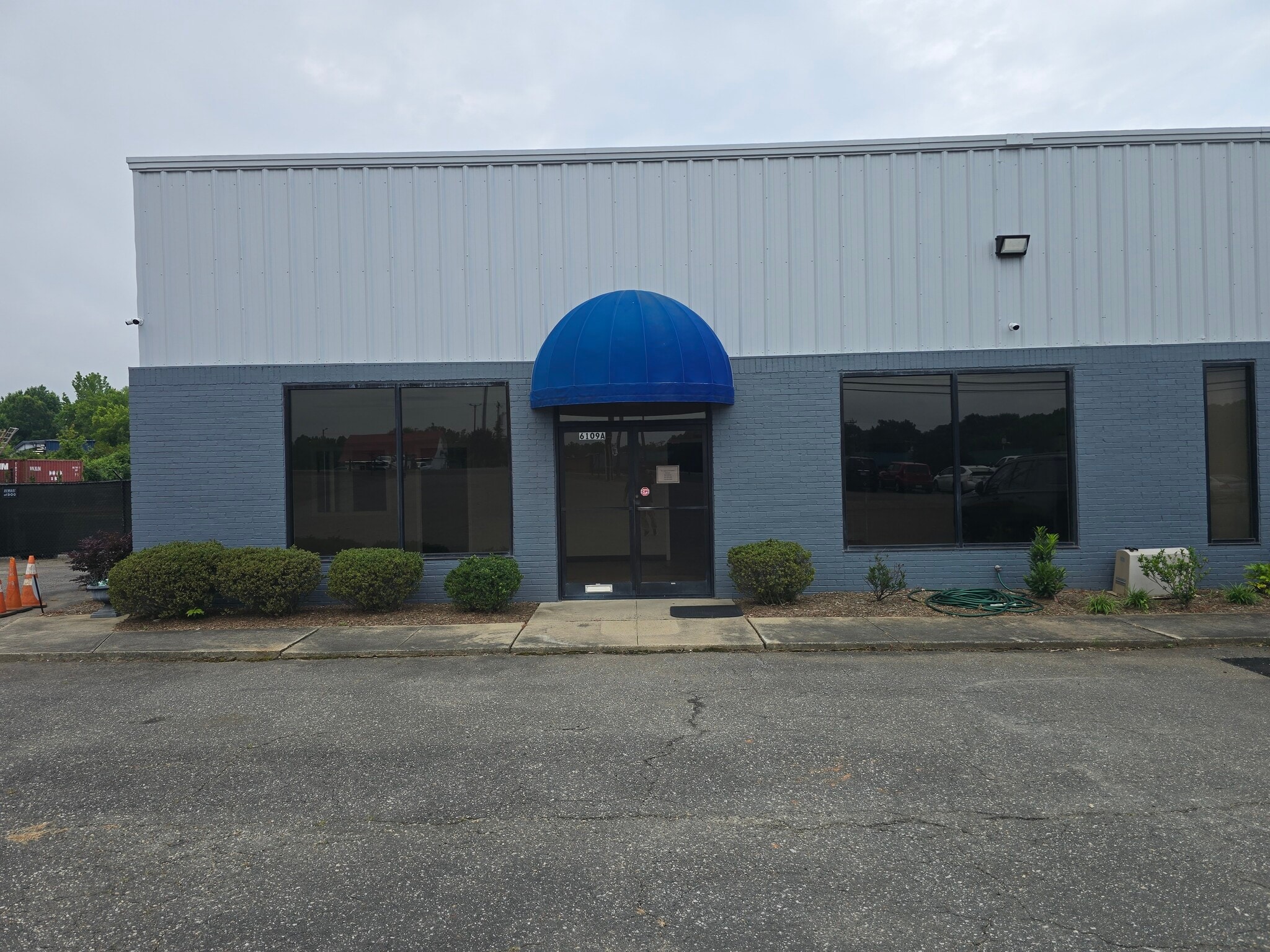 6109 Brookshire Blvd, Charlotte, NC for lease Building Photo- Image 1 of 7