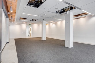 725 Arizona Ave, Santa Monica, CA for lease Interior Photo- Image 2 of 4