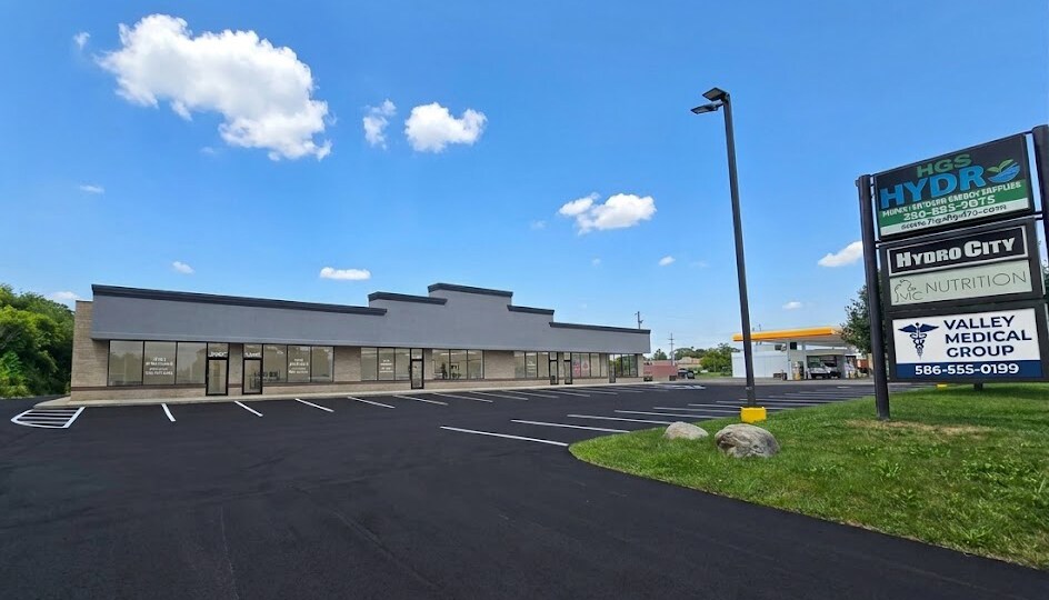 13400-13480 E 15 Mile Rd, Sterling Heights, MI à louer - Photo du bâtiment - Image 1 de 4