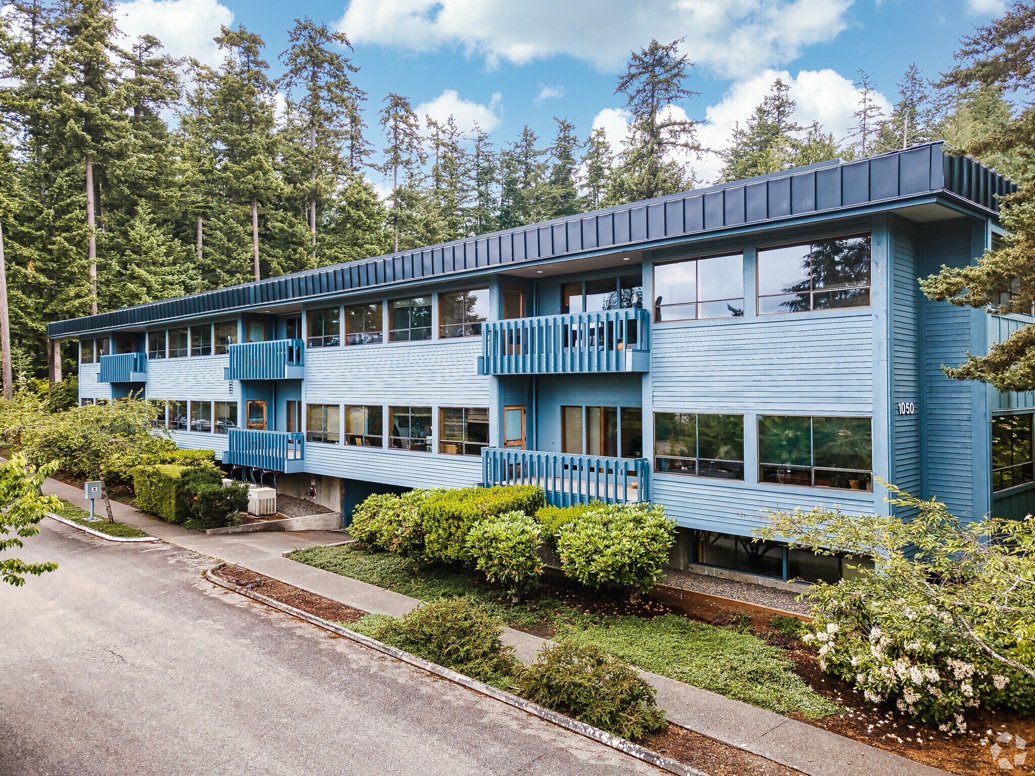 1050 NE Hostmark St, Poulsbo, WA for lease Primary Photo- Image 1 of 4