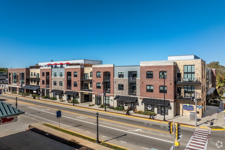 203 E Main St, Waunakee, WI for lease - Building Photo - Image 3 of 33