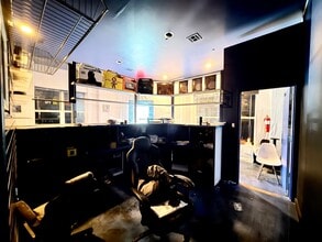 210 Lewis Ave, Brooklyn, NY à louer Photo du bâtiment- Image 2 de 3