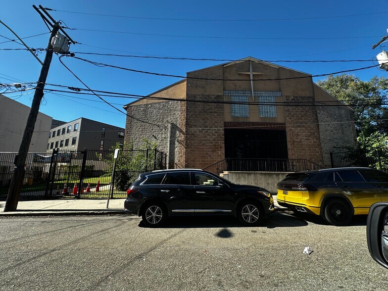 33 Prescott St, Jersey City, NJ for sale - Building Photo - Image 2 of 5