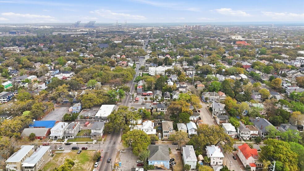 309 W 41st St, Savannah, GA à vendre - Photo du bâtiment - Image 2 de 61