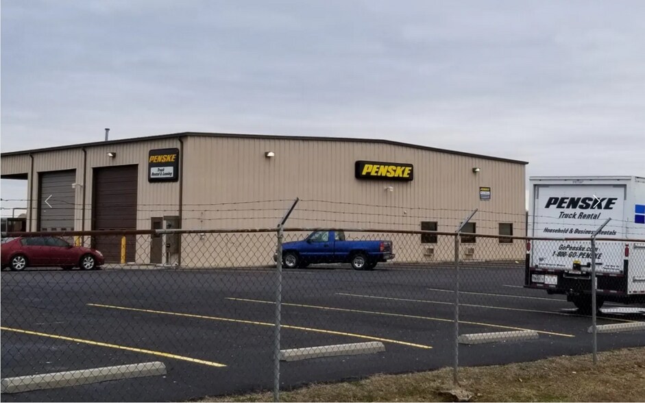 1912 Pembroke Rd, Hopkinsville, KY à vendre - Photo du bâtiment - Image 2 de 5