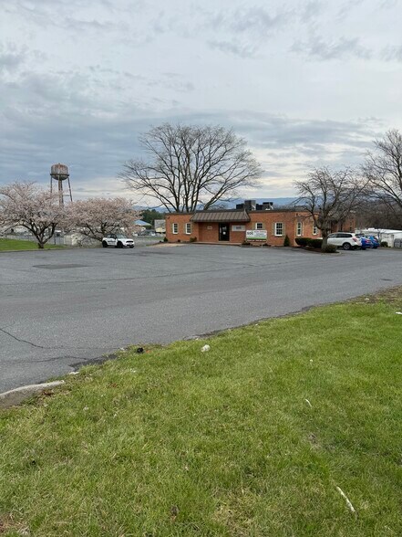 3060 N Valley Pike, Harrisonburg, VA à louer - Photo du bâtiment - Image 1 de 9