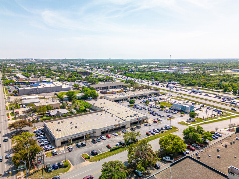 2000 N Mays St, Round Rock, TX for lease - Aerial - Image 1 of 26