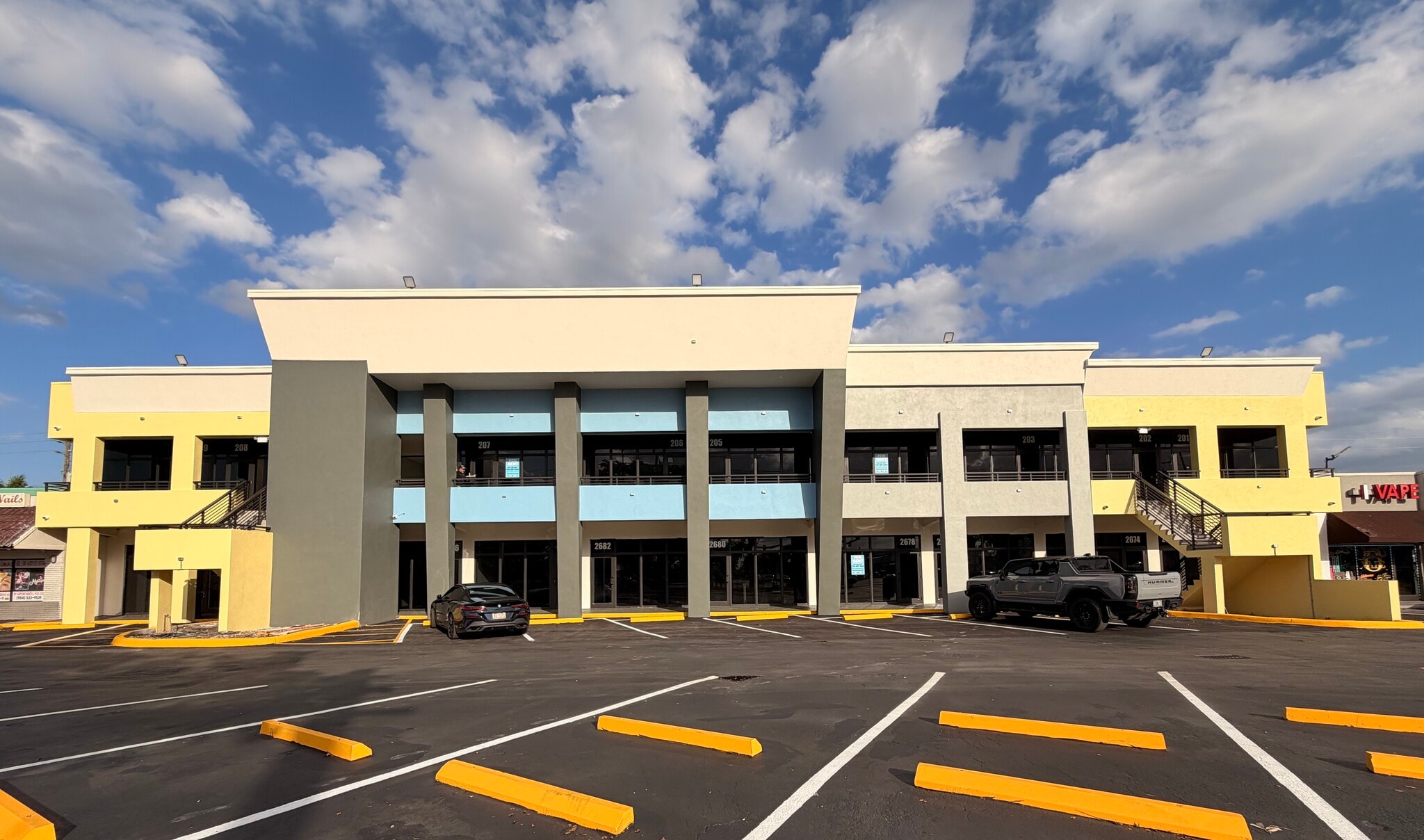 2670 N University Dr, Sunrise, FL à louer Photo du bâtiment- Image 1 de 1