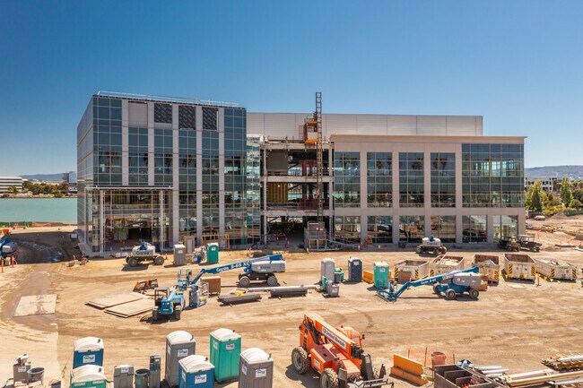 Plus de détails pour 1800 Sierra Point Pky, Brisbane, CA - Bureau à louer