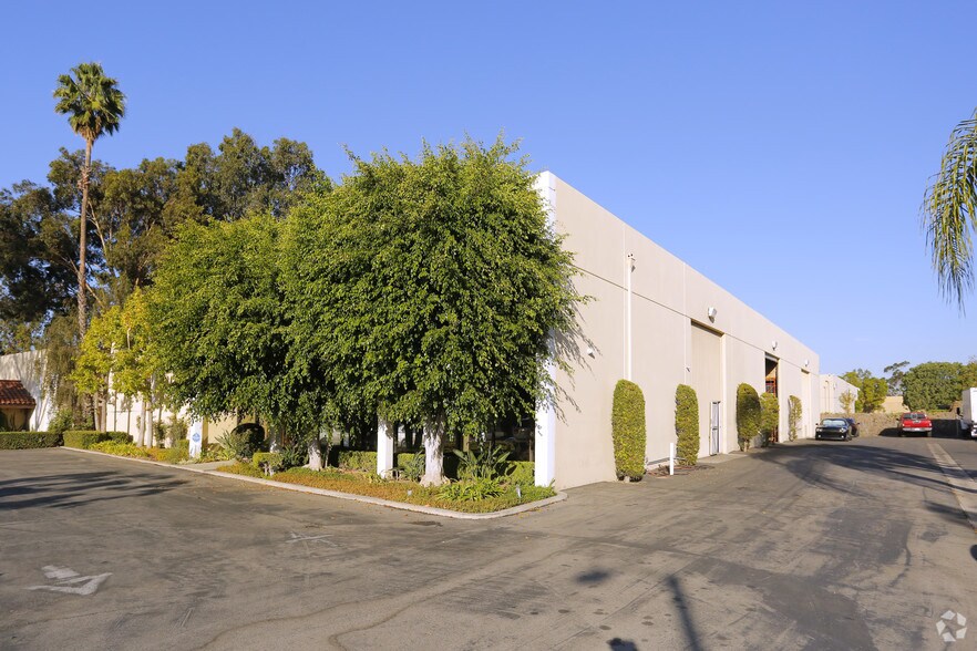 16691 Noyes Ave, Irvine, CA à vendre - Photo du bâtiment - Image 2 de 9