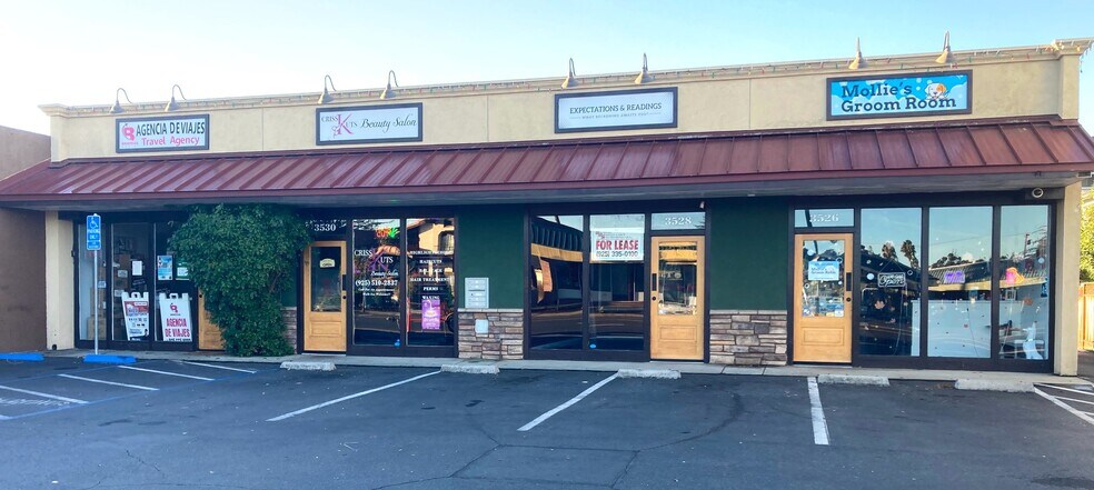 3526-3532 Clayton Rd, Concord, CA à louer - Photo du bâtiment - Image 2 de 18