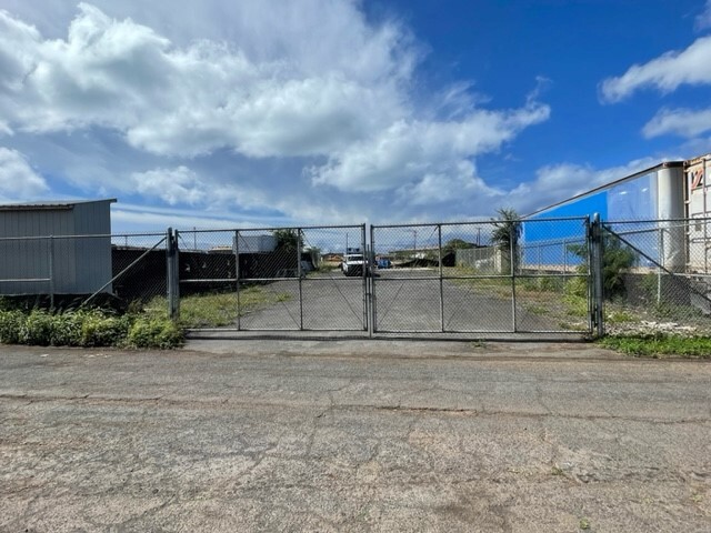 Intrepid St, Kapolei, HI à louer - Photo du bâtiment - Image 1 de 3