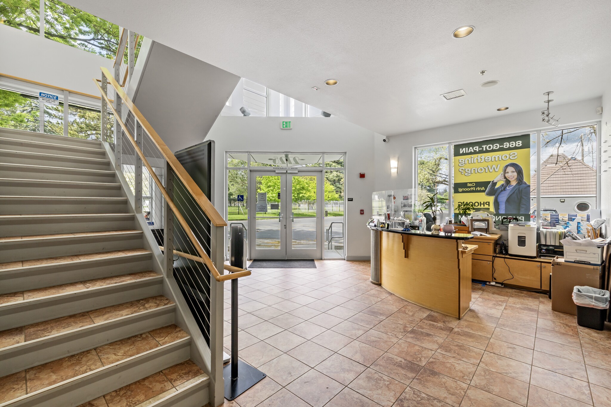 2725 Riverside Blvd, Sacramento, CA for lease Interior Photo- Image 1 of 6