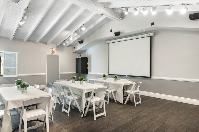 1062 S Robertson Blvd, Los Angeles, CA for lease - Interior Photo - Image 2 of 6