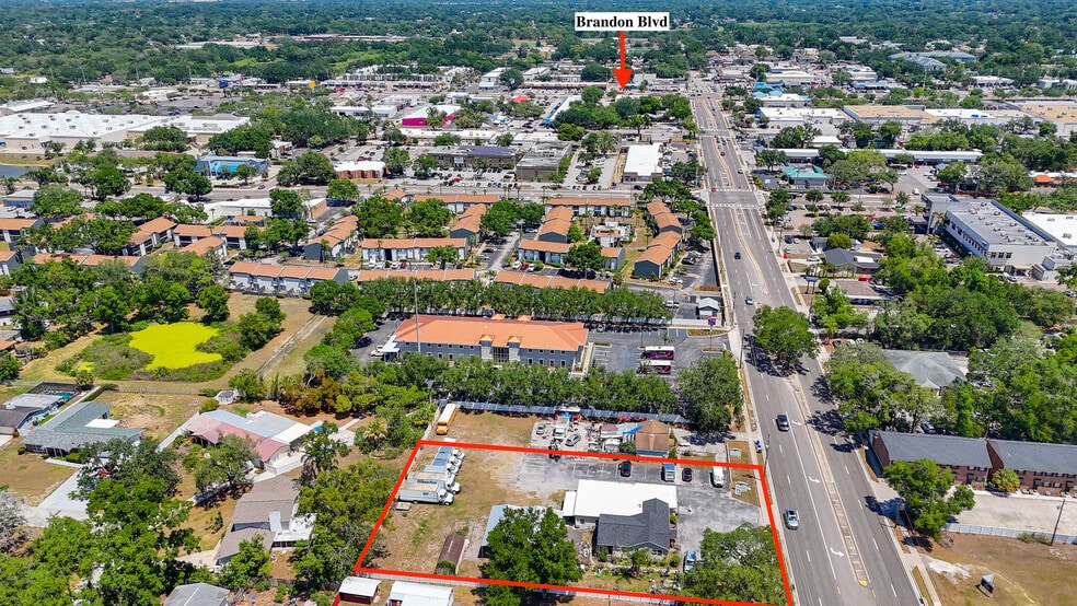504 S Kings Ave, Brandon, FL for sale - Building Photo - Image 2 of 9