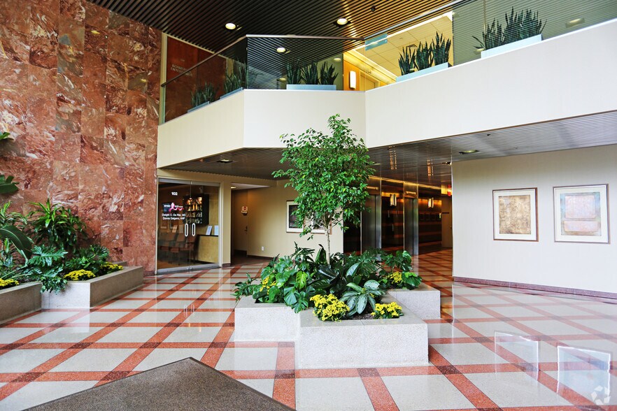 1010 Northern Blvd, Great Neck, NY à louer - Photo intérieure - Image 3 de 7