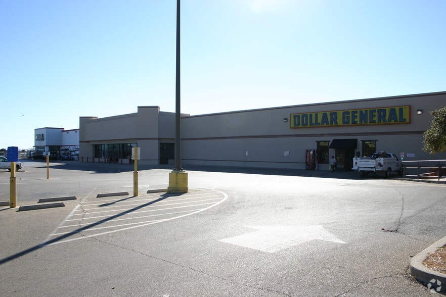 300 N Valley Mills Dr, Waco, TX for lease - Building Photo - Image 2 of 12