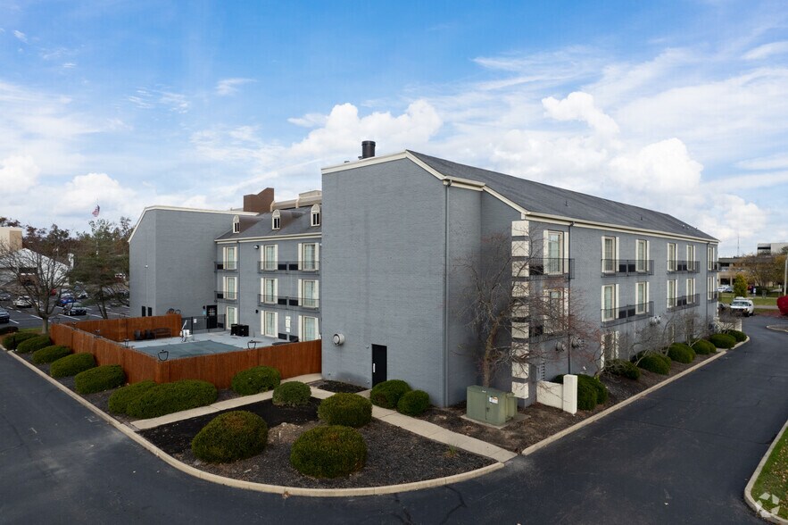 11349 Reed Hartman Hwy, Cincinnati, OH à vendre - Photo du bâtiment - Image 2 de 15