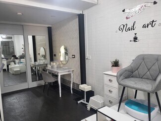 Plus de détails pour Commerce de détail à louer