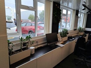 Glebeland Rd, Camberley à louer Photo intérieure- Image 2 de 3