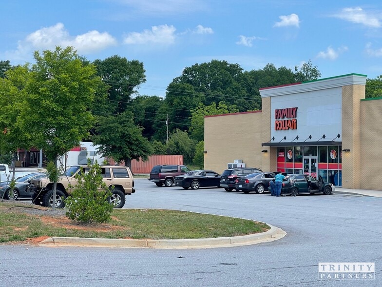 8158 Highway 14, Gray Court, SC for sale - Building Photo - Image 2 of 6