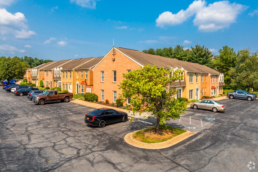 15815-15825 Crabbs Branch Way, Derwood, MD à vendre - Photo du bâtiment - Image 2 de 12
