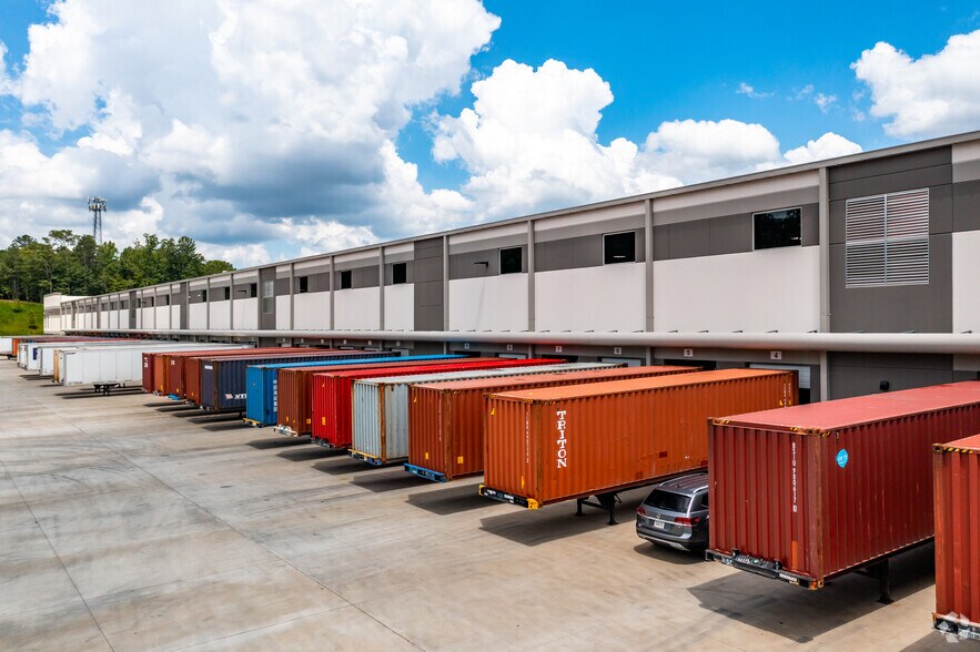 965 Douglas Hill Rd, Lithia Springs, GA à louer - Photo du bâtiment - Image 2 de 5