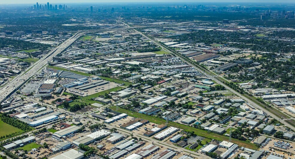 3111 Antoine Dr, Houston, TX à vendre - Photo du bâtiment - Image 2 de 2
