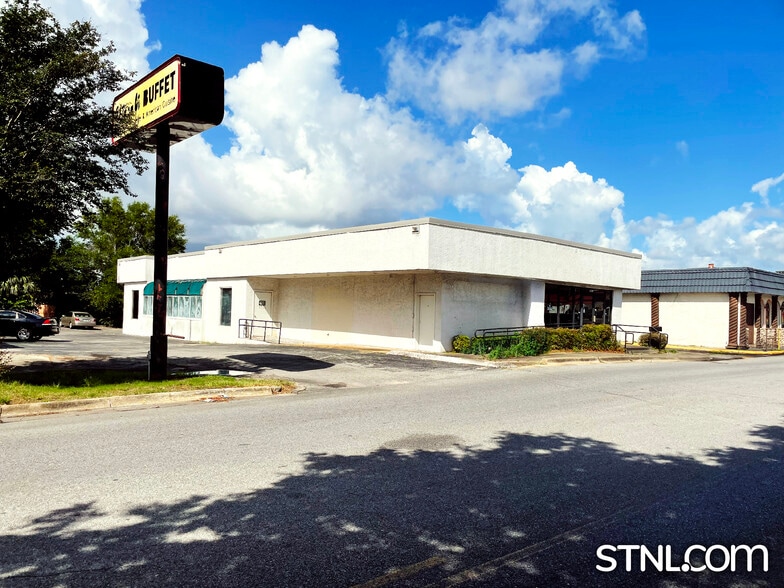 5042 Bayou Blvd, Pensacola, FL à louer - Photo du bâtiment - Image 3 de 12