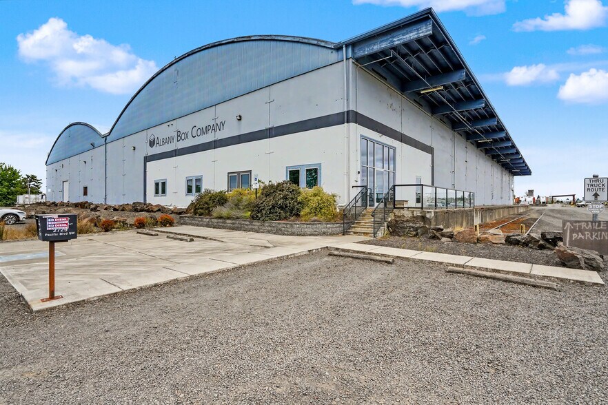 2729 Pacific Blvd SW, Albany, OR à louer - Photo du bâtiment - Image 2 de 34
