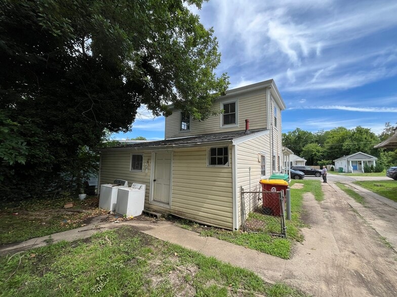 927 Farmer St, Petersburg, VA for sale - Building Photo - Image 3 of 14