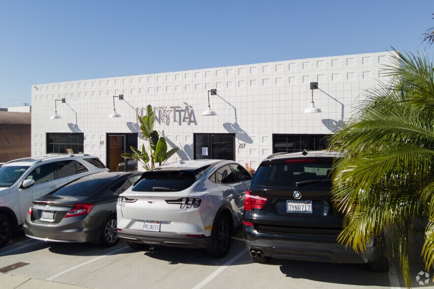 215-217 Arena St, El Segundo, CA for lease - Primary Photo - Image 1 of 4