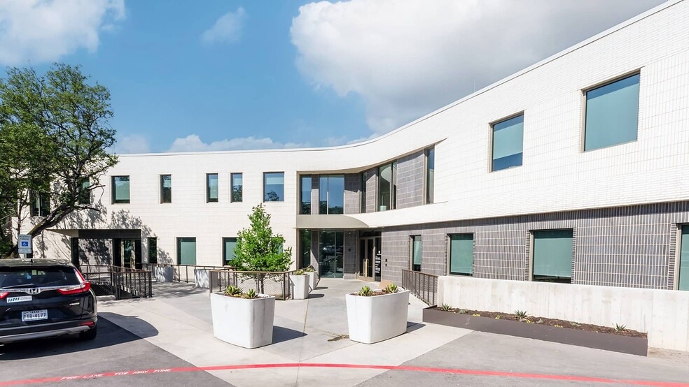 3423 Bee Caves Rd, Austin, TX for lease - Building Photo - Image 3 of 7