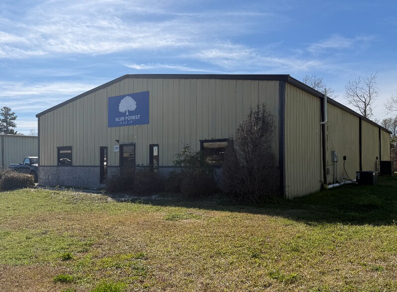 137 Industrial Dr, Morehead City, NC à vendre - Photo du bâtiment - Image 2 de 8