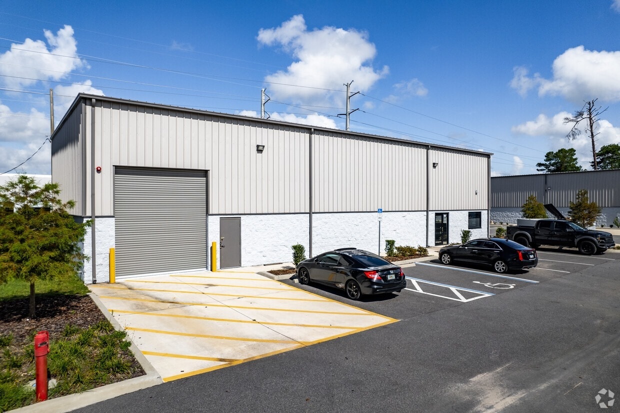 260-278 Springview Commerce Dr, DeBary, FL for lease Building Photo- Image 1 of 20