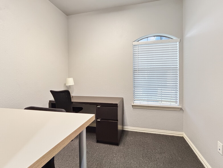 2438 Lillian Miller Pky, Denton, TX for lease - Building Photo - Image 3 of 23