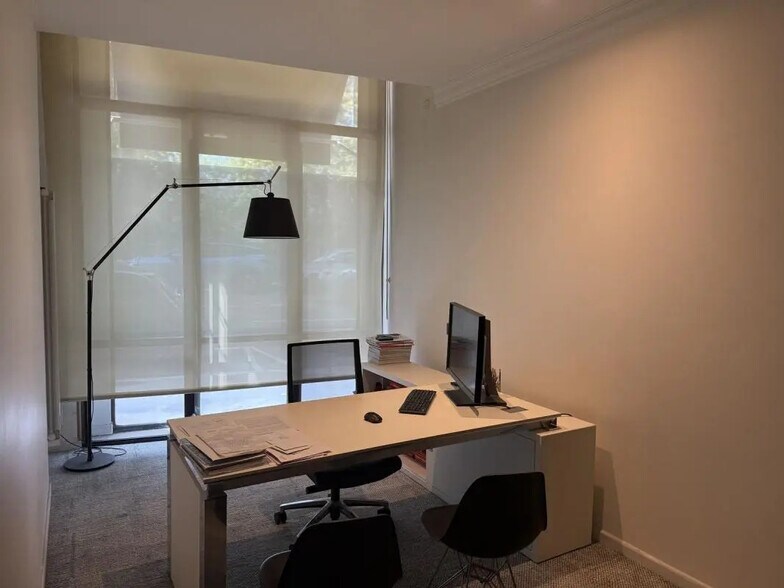 Commerce de détail dans Lyon à vendre - Photo du bâtiment - Image 3 de 12