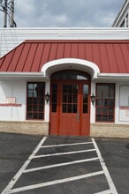 159 Perry Hwy, Pittsburgh, PA for lease Interior Photo- Image 2 of 4