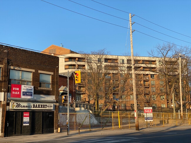 Plus de détails pour 1130 & 1136 Davenport Rd. – à vendre, Toronto, ON