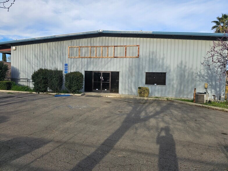 103 N 1st St, Patterson, CA à louer - Photo du bâtiment - Image 1 de 15