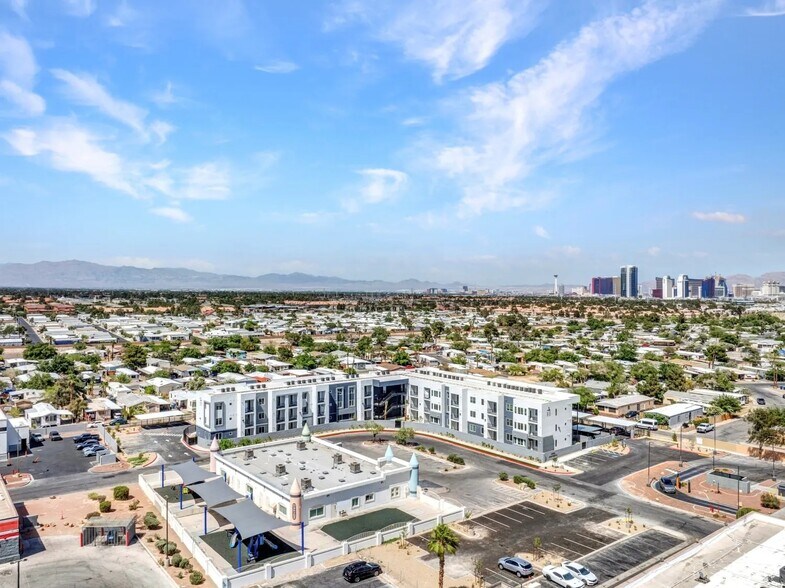 4846 S Jones Blvd, Las Vegas, NV à vendre - Photo du bâtiment - Image 1 de 20