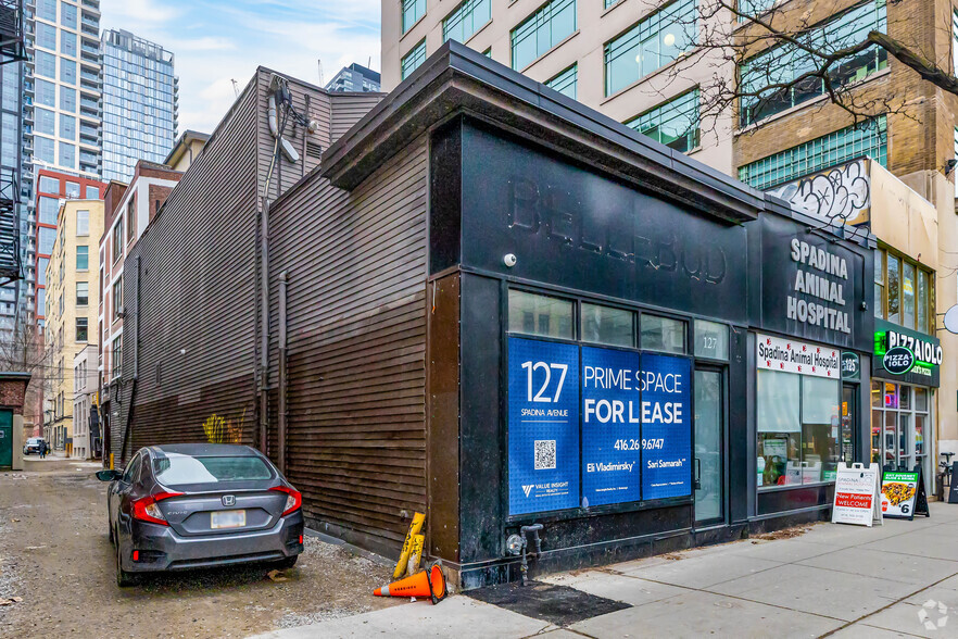 125-127 Spadina Ave, Toronto, ON for lease - Building Photo - Image 2 of 9