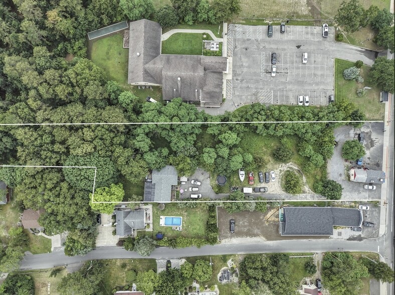 669 Flanders Rd, Flanders, NY à vendre - Photo du bâtiment - Image 2 de 15